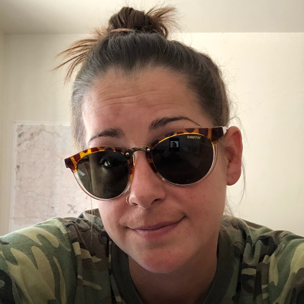 Meet your Posher, Laura